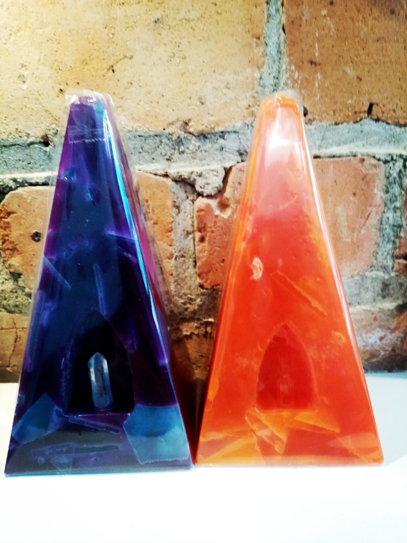 Pyramid Crystal Candle (medium) image 0